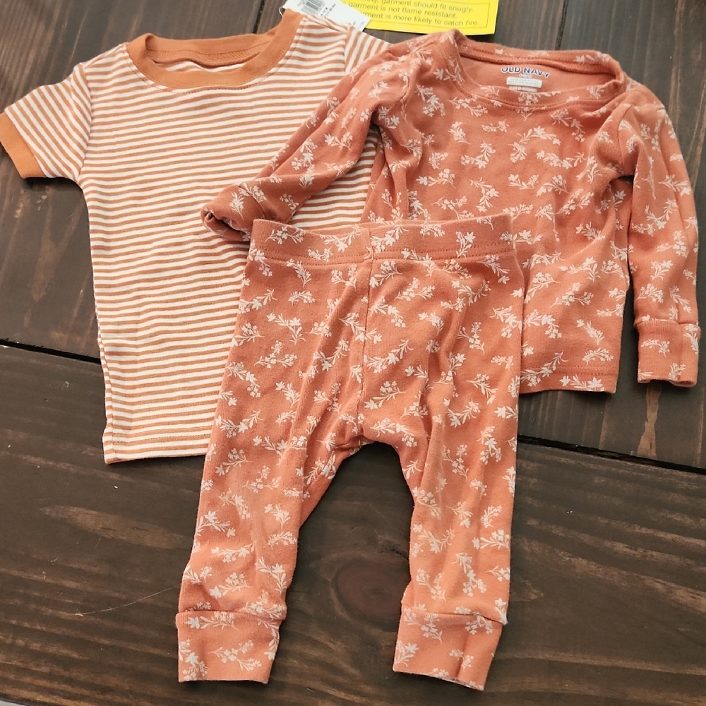 Old Navy Orange and White Baby Outfit Set
